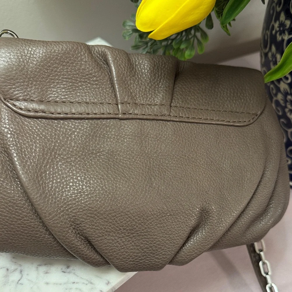 Marc by Marc Jacobs Classic Q Karlie Taupe Leather Crossbody or Clutch NWOT - Picture 6 of 9